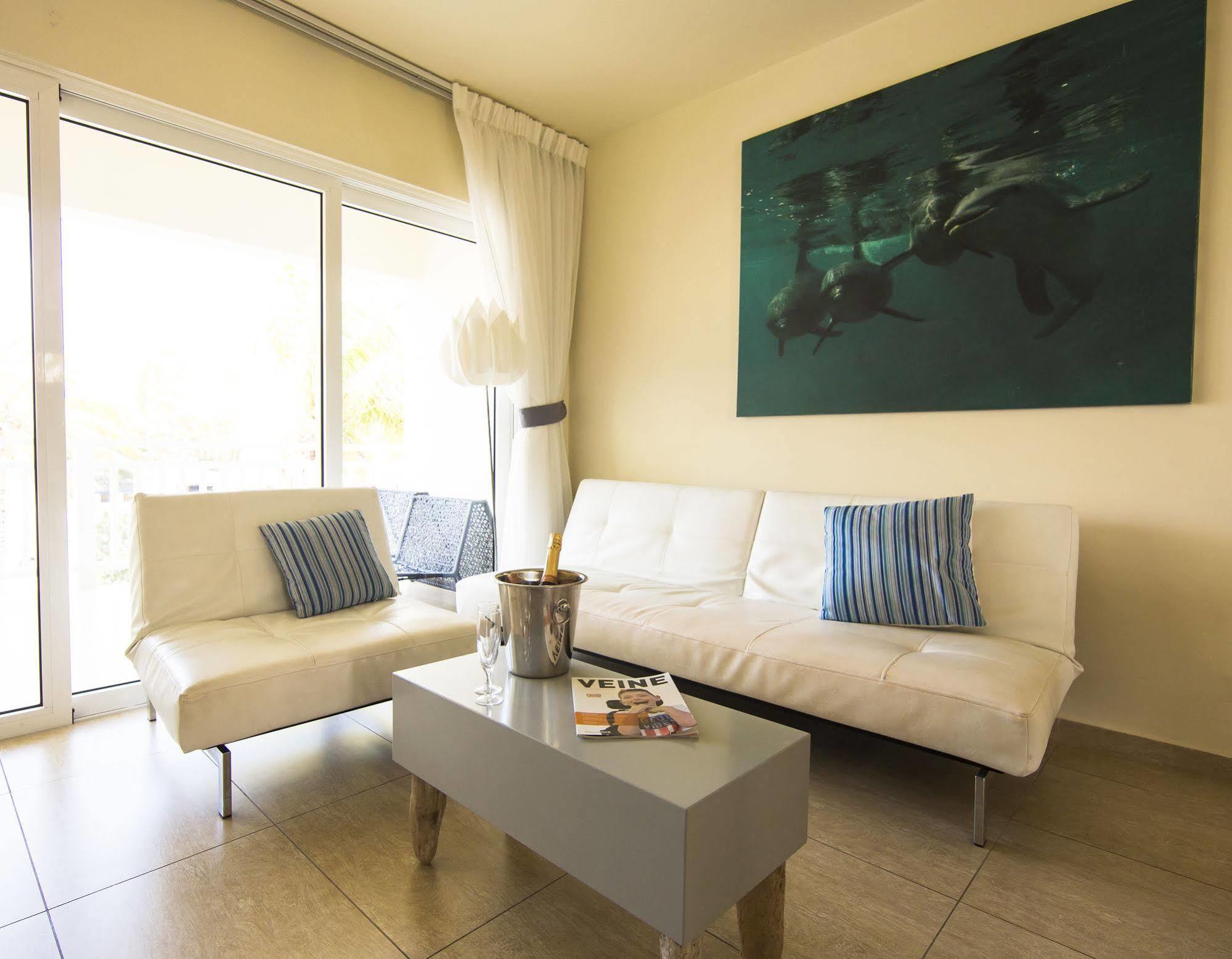Dolphin Suites & Wellness Curacao วิลเลมสตัด ภายนอก รูปภาพ